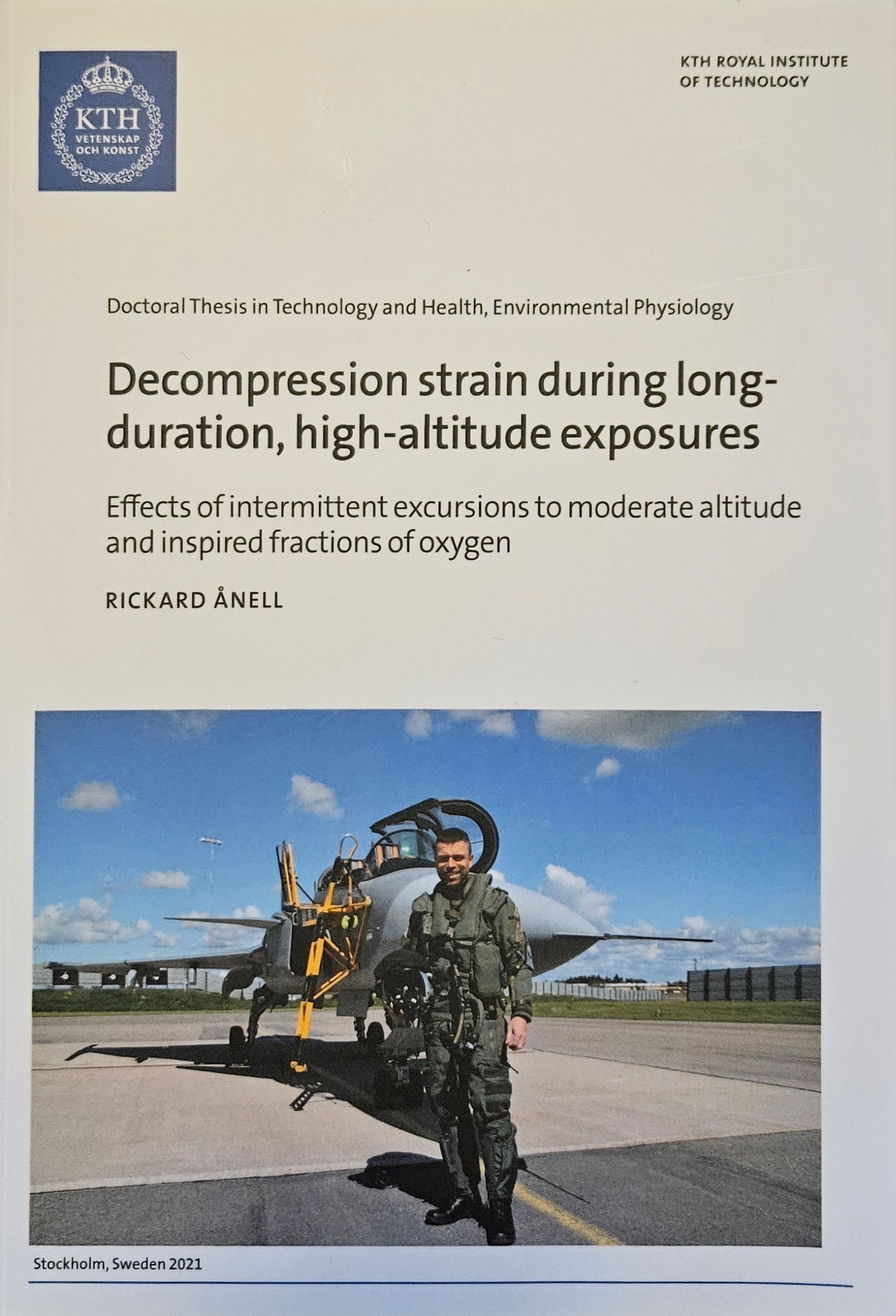 Decompression strain during long-duration high altitude exposers